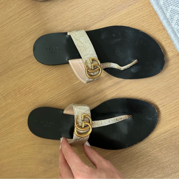 Gold Gucci Flip Flops Size 40 - Picture 2 of 5
